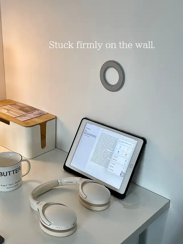 OMG! My iPad can now be mounted on the wall️